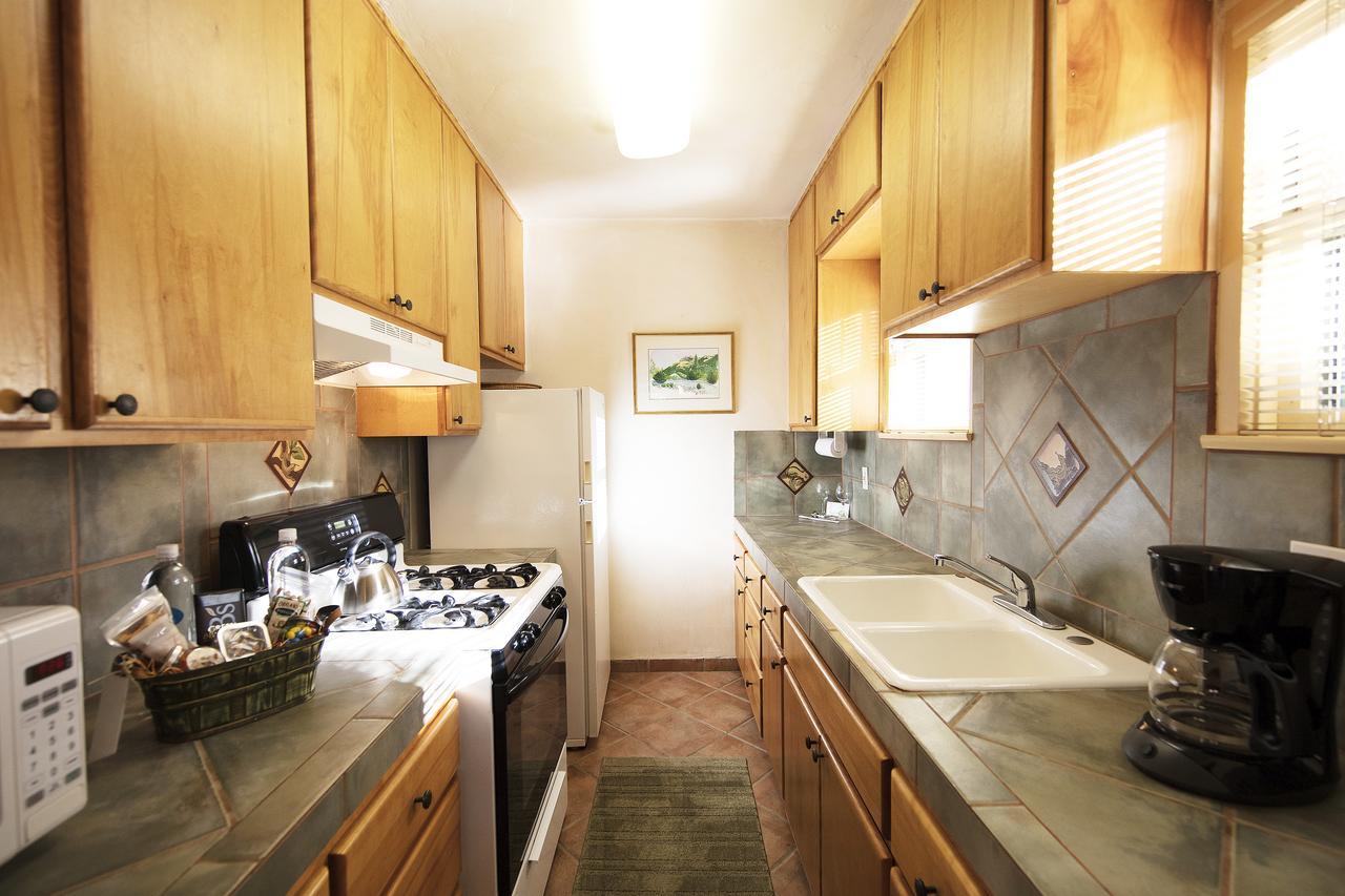The Emerald Iguana Inn Ojai ภายนอก รูปภาพ